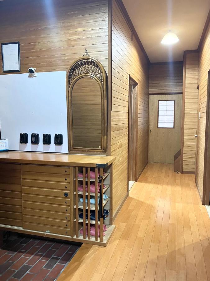 Готель Kix House Waraku III 和楽三号館 Ідзумі-Сано Екстер'єр фото