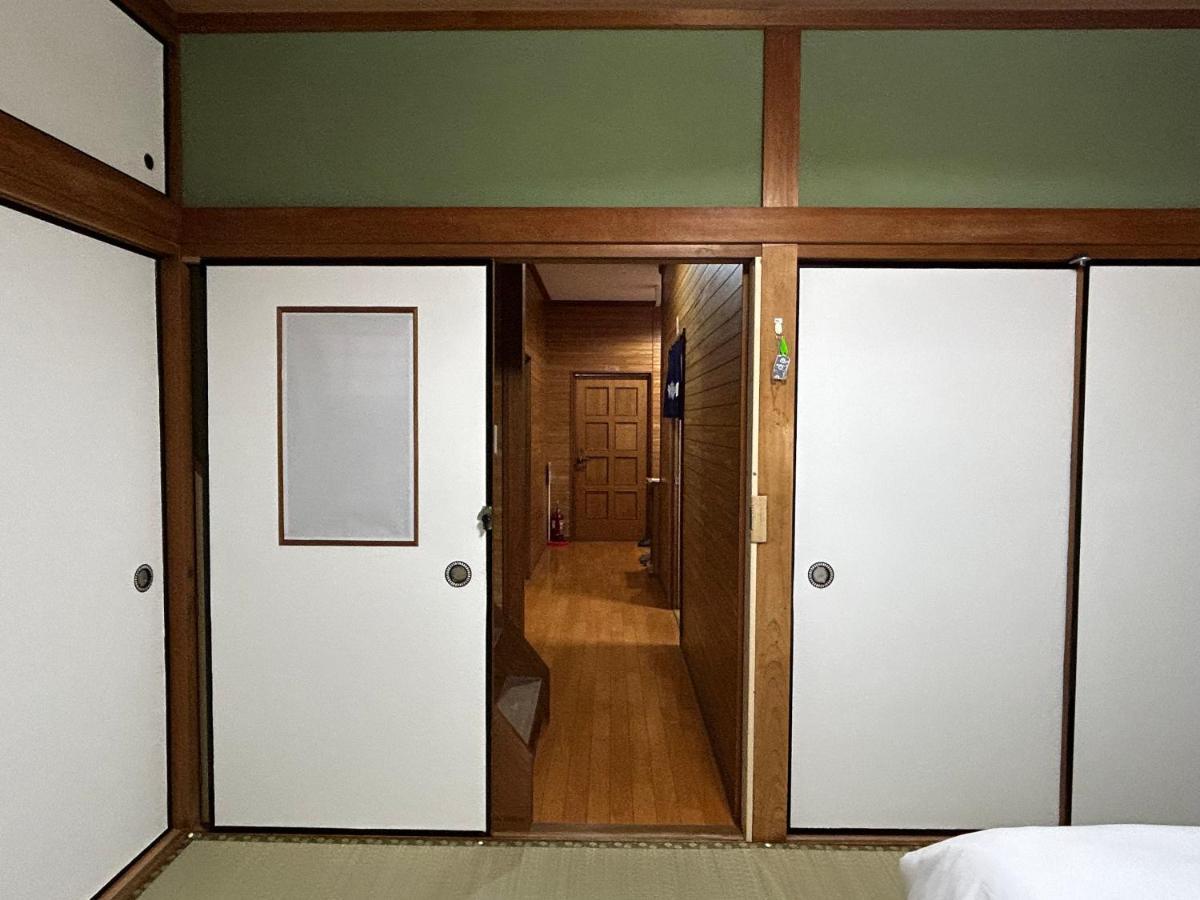 Готель Kix House Waraku III 和楽三号館 Ідзумі-Сано Екстер'єр фото