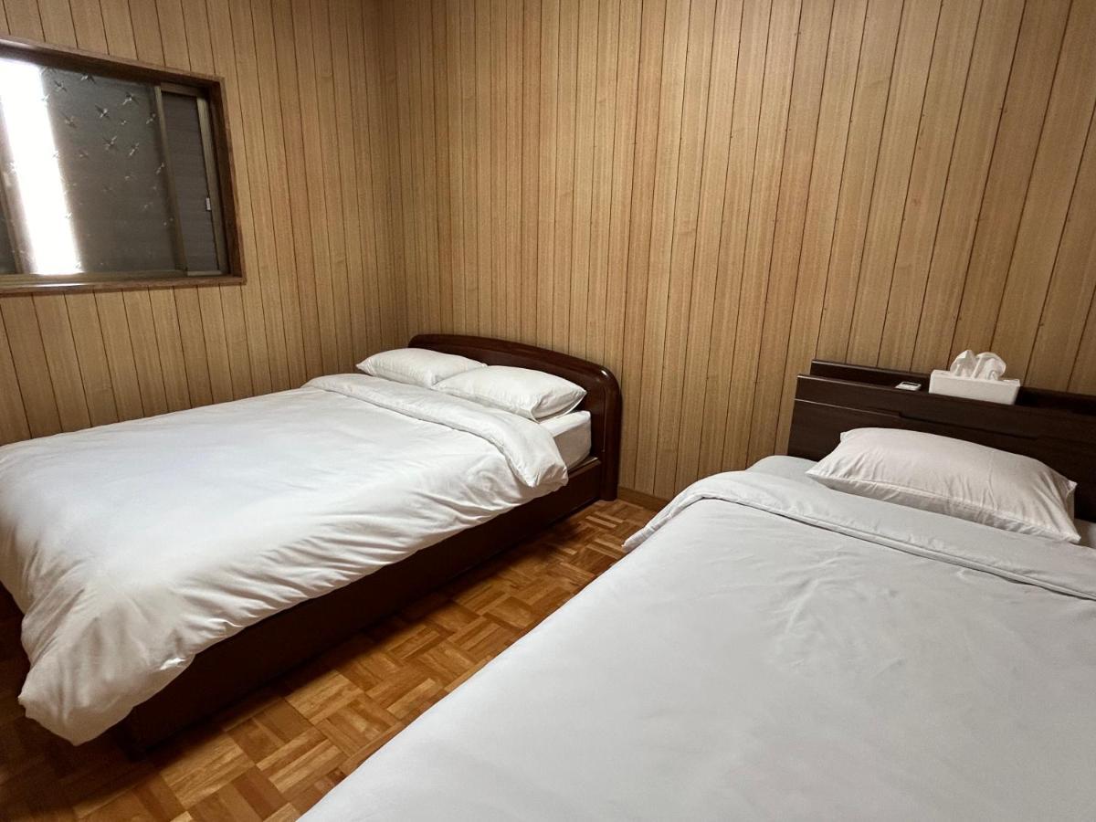 Готель Kix House Waraku III 和楽三号館 Ідзумі-Сано Екстер'єр фото