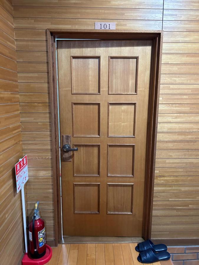 Готель Kix House Waraku III 和楽三号館 Ідзумі-Сано Екстер'єр фото