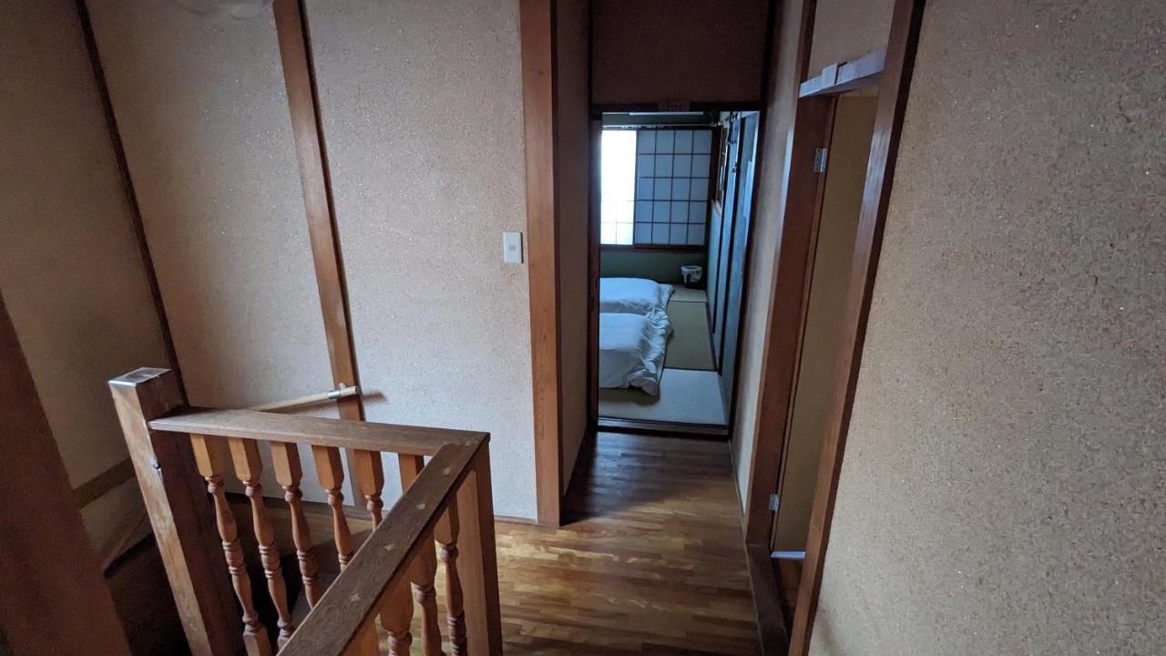 Готель Kix House Waraku III 和楽三号館 Ідзумі-Сано Екстер'єр фото